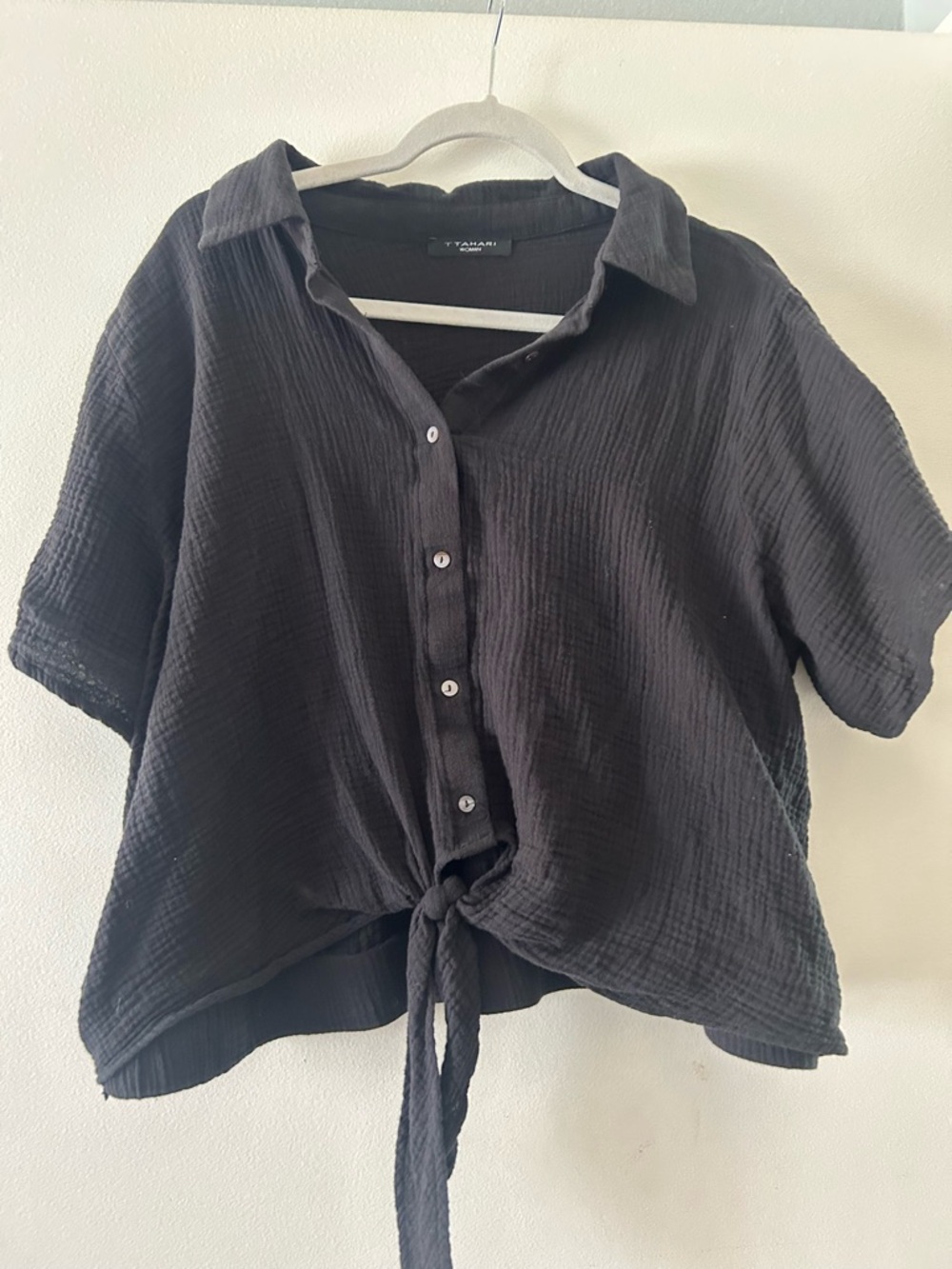 T Tahari Black Button-Front Tie Hem Shirt